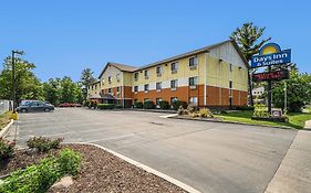 Days Inn & Suites By Wyndham Traverse City